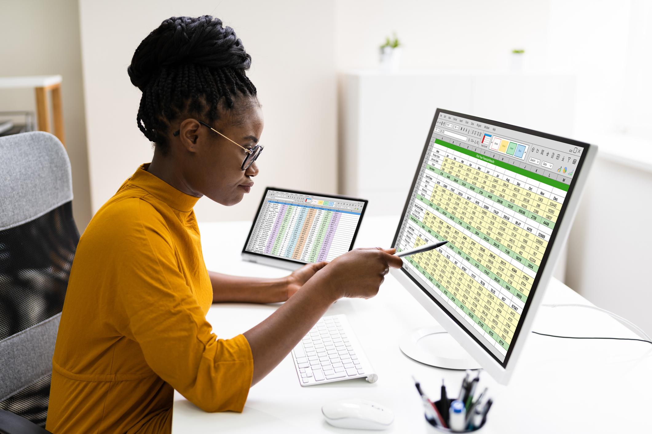 Accounting Assistant vs. Accounting Administrator: What’s the Difference?